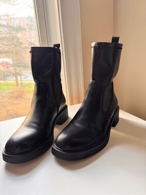 Steve Madden faux Leather booties